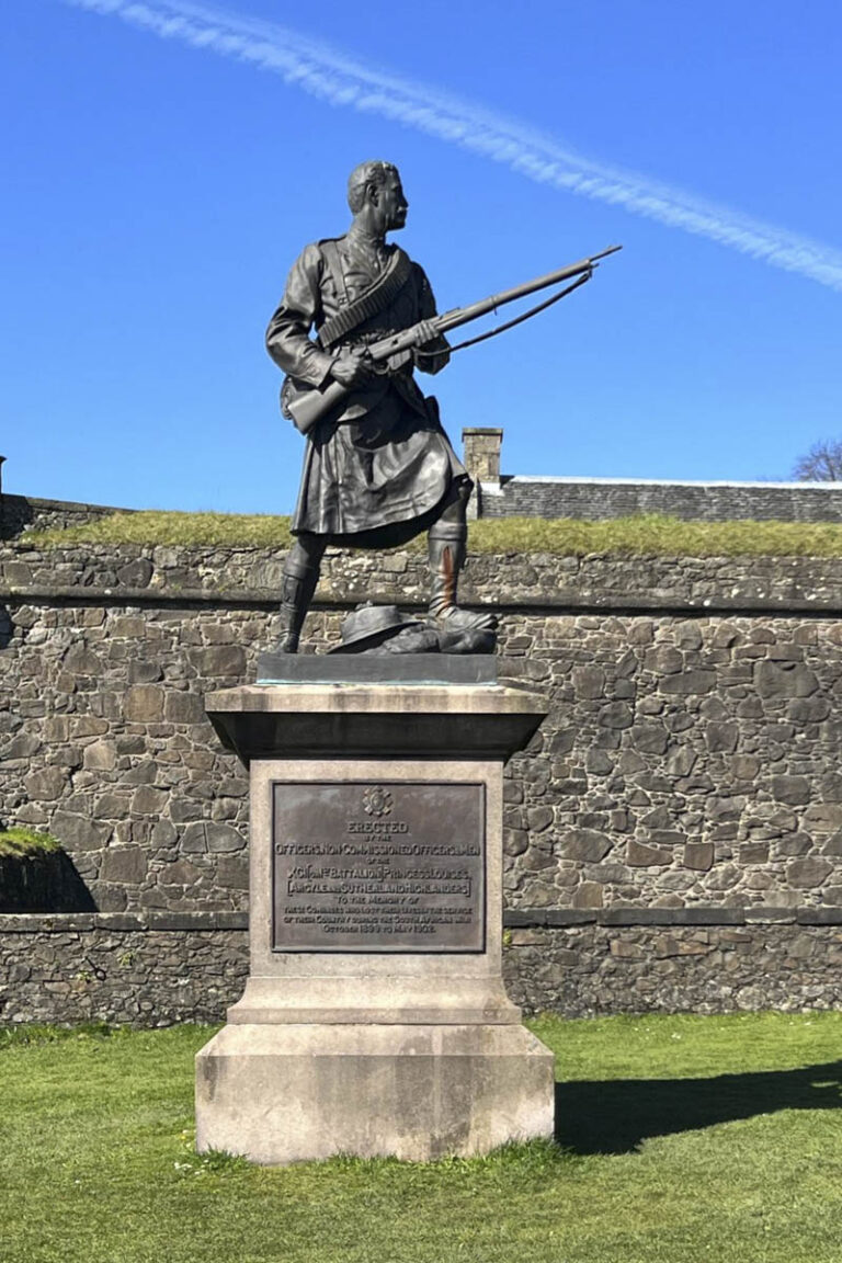Stirling and Loch Lomond Day Tour