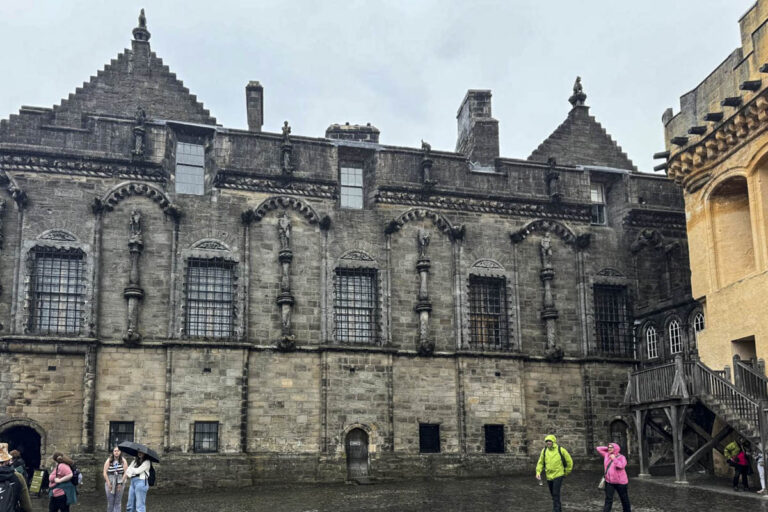 Stirling and Loch Lomond Day Tour