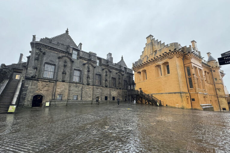 Stirling and Loch Lomond Day Tour
